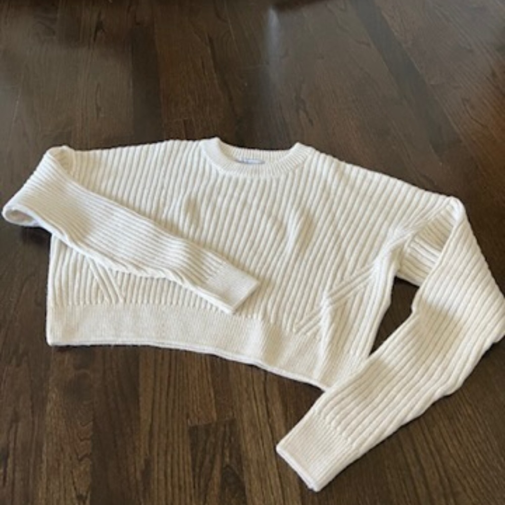 Urban Outfitters White Cropped Sweater
